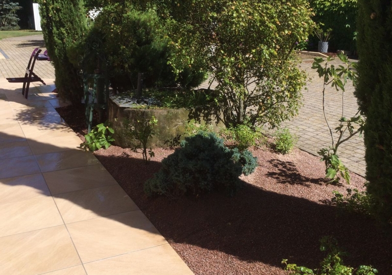 Aménagement d'une terrasse carrelée à Précieux