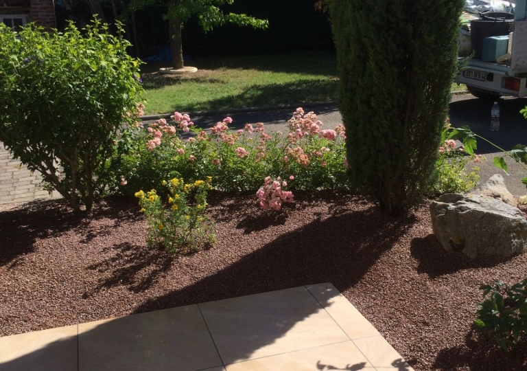 Aménagement d'une terrasse carrelée à Précieux