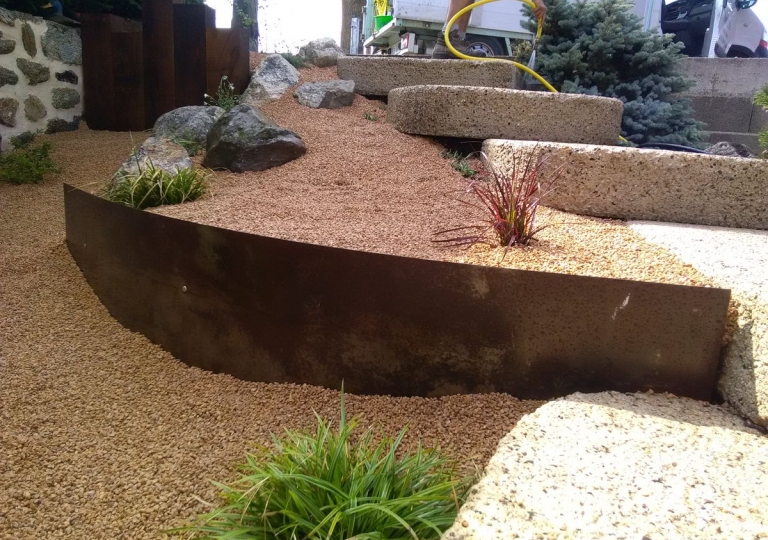 Jardins secs et décors minéraux