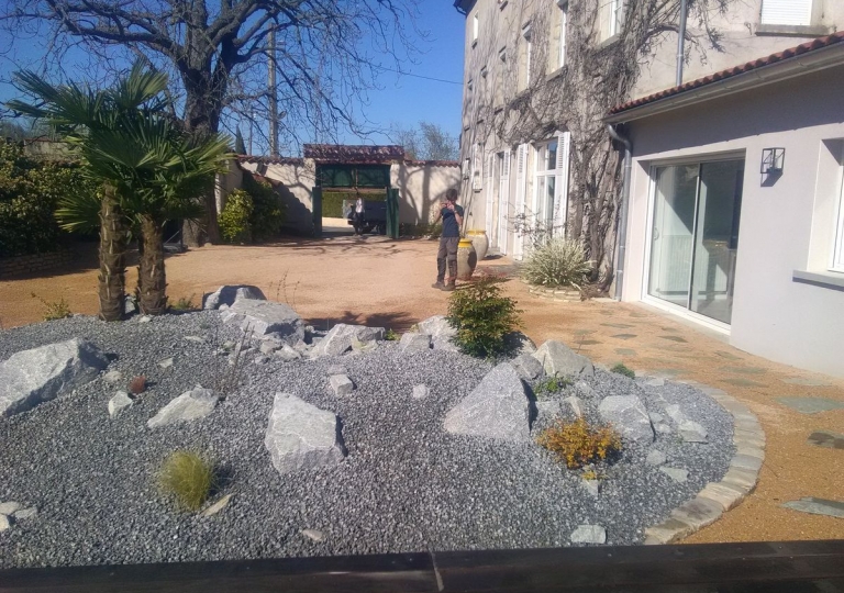 Jardins secs et décors minéraux